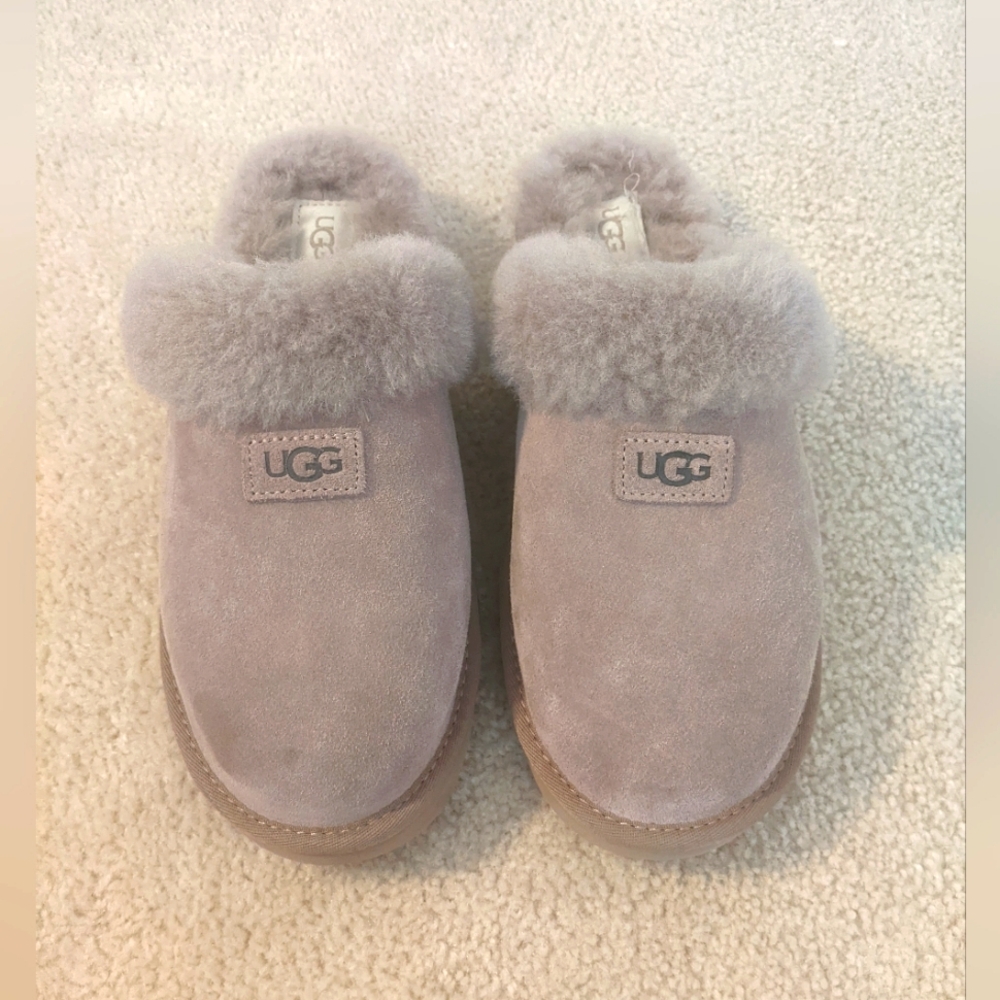 UGG cozy slippers Caribou Style Woman's size 11. Never worn except trying on